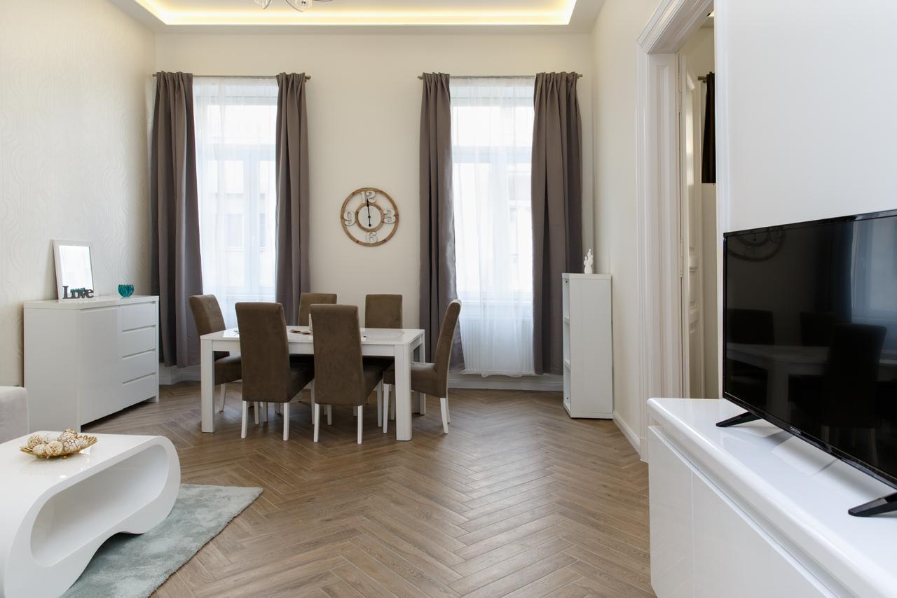 Jenny Luxury Two Bedrooms Apartment. บูดาเปสต์ ภายนอก รูปภาพ
